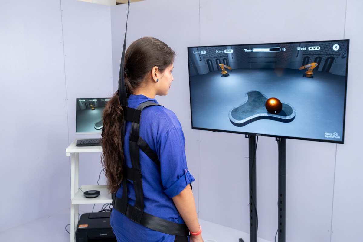 Správné umístění monitoru v pracovní ergonomii